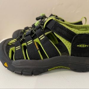 Keen boys size 11 water shoes